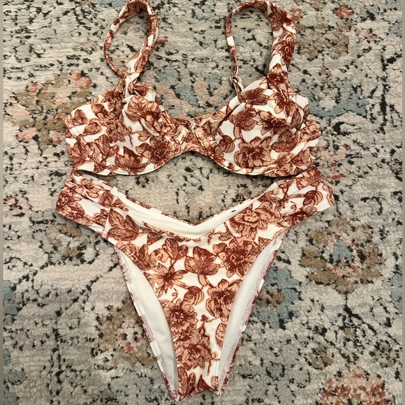Abercrombie & Fitch Other - Abercrombie & Fitch Pink Floral Underwire Bikini Set | XS
